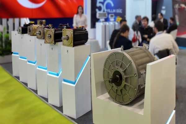 SMB TECHNICS servo motor ailesi